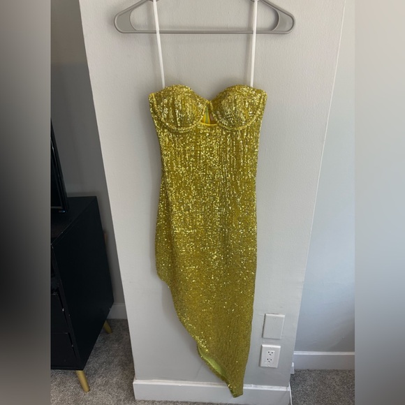 The Alix Earle dress! Camilla Coelho Mackenzie Dress in Limoncello from REVOLVE - Picture 5 of 7